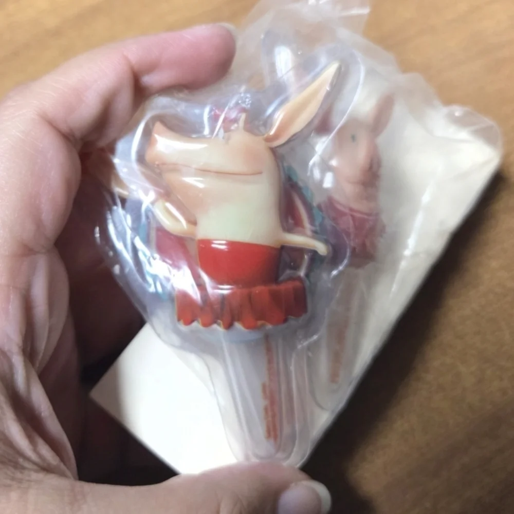 Olivia The Pig Cake Topper Cupcakes